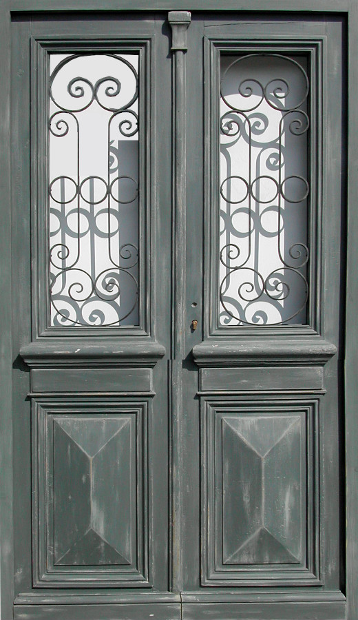 Double porte vitrée avec grille Portes d'entree . Portes Antiques