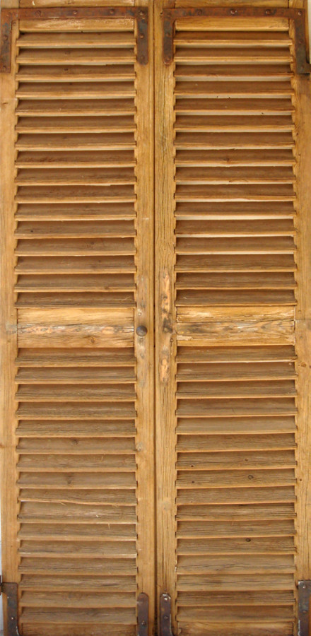 Portes de rangement persiennes Portes de rangement décoratives